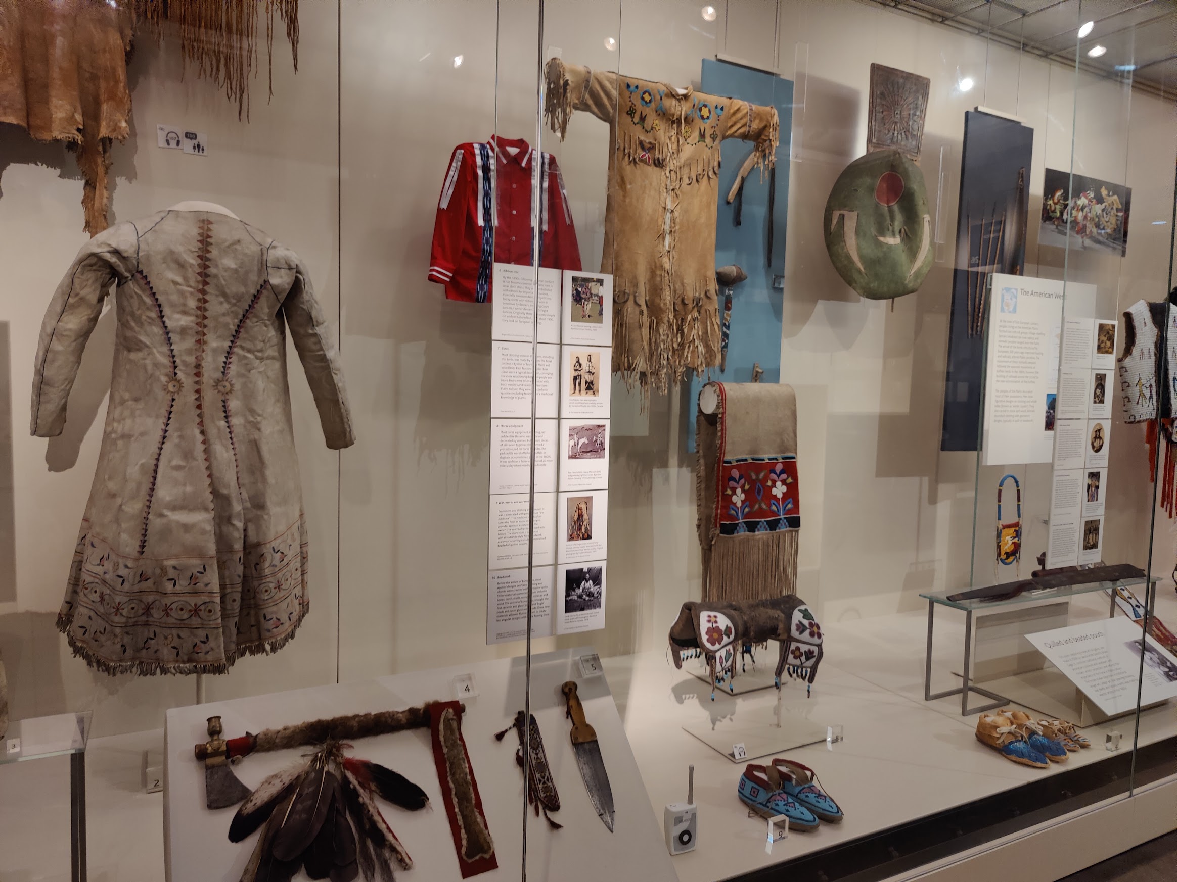 Native American clothing