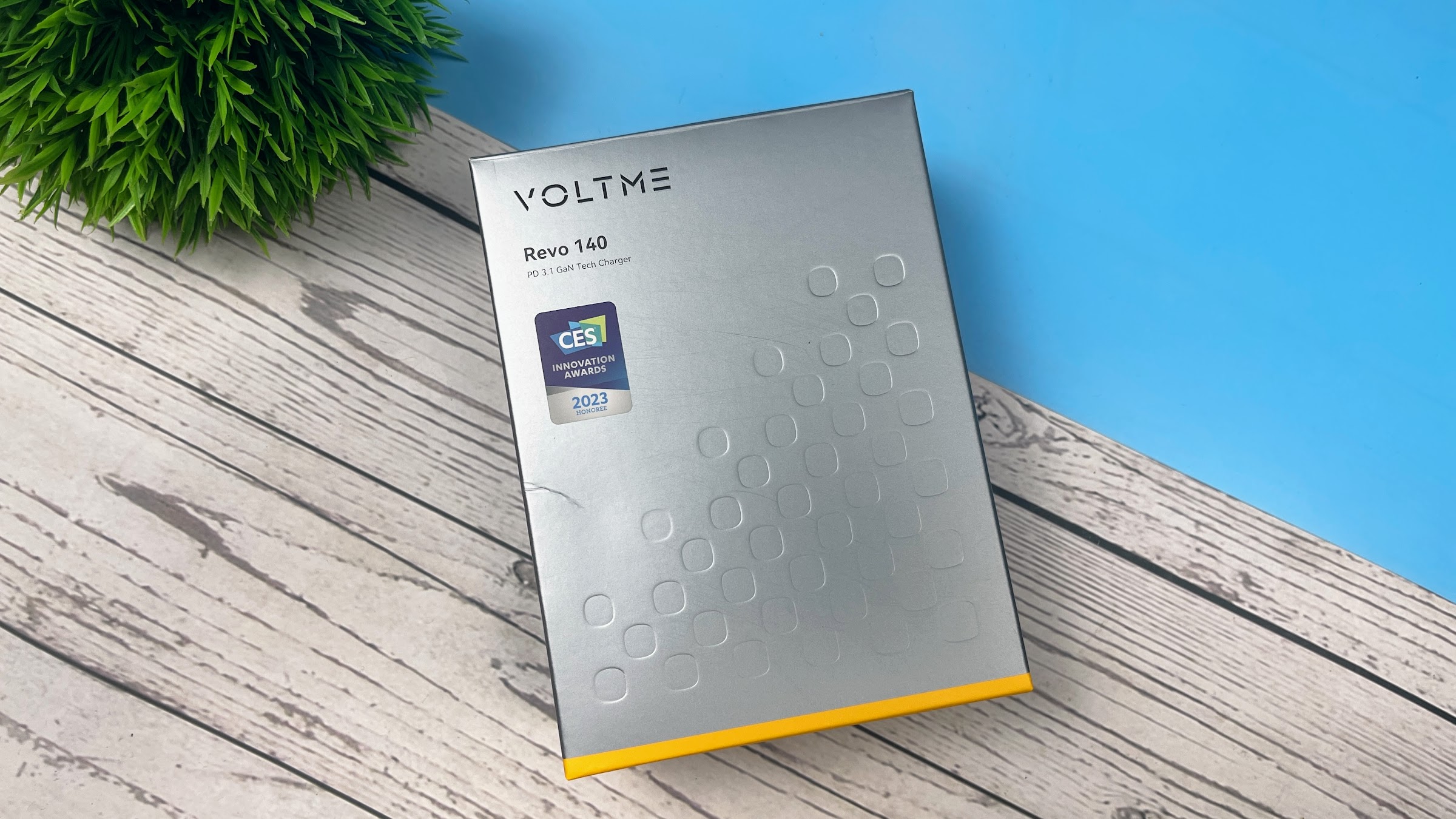 VOLTME Revo 140W PD 3.1 GaN Fast Charger Review - The All-in-One Charging Solution for Gadgets