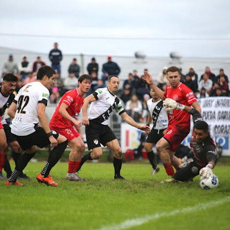 Universitario 1 - Ferro Carril 0: sólo faltó gol (4os VUELTA OFI 2023)