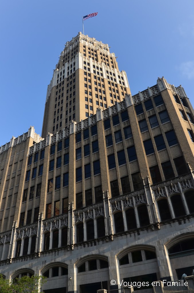 San Antonio Tower Life Building