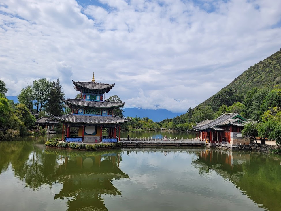 '22 麗江---虎跳峽+黑龍潭+納西東巴古籍文獻館