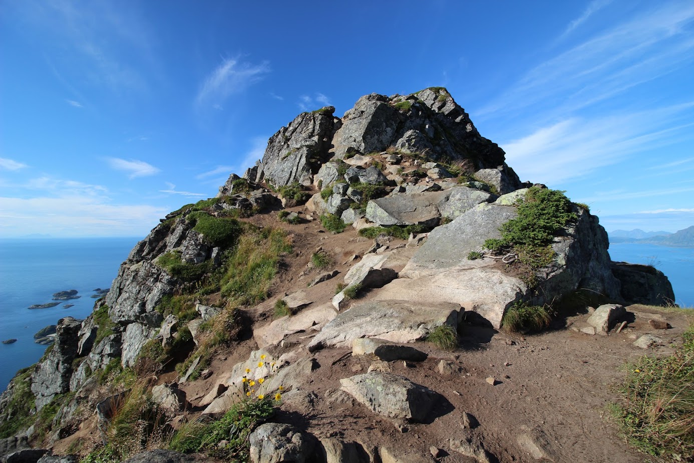 По волнам памяти (Nordkapp, острова Senja, Vesteralen и Lofoten в августе 2023)