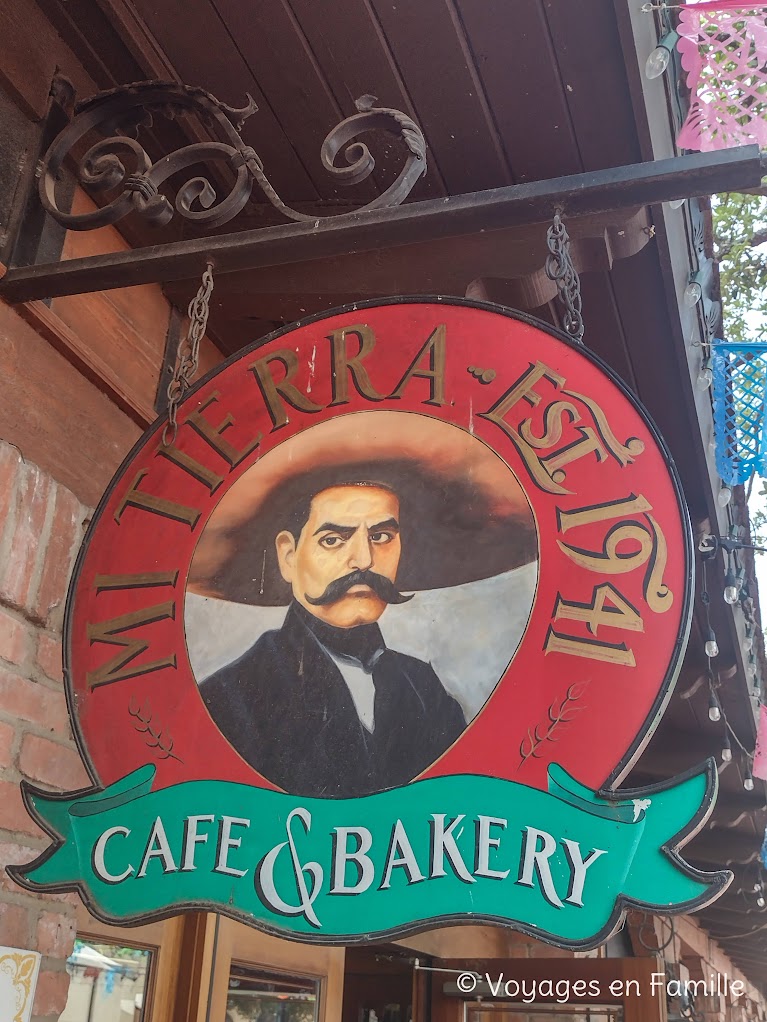 San Antonio Historic Market Plaza - Mi Tierra