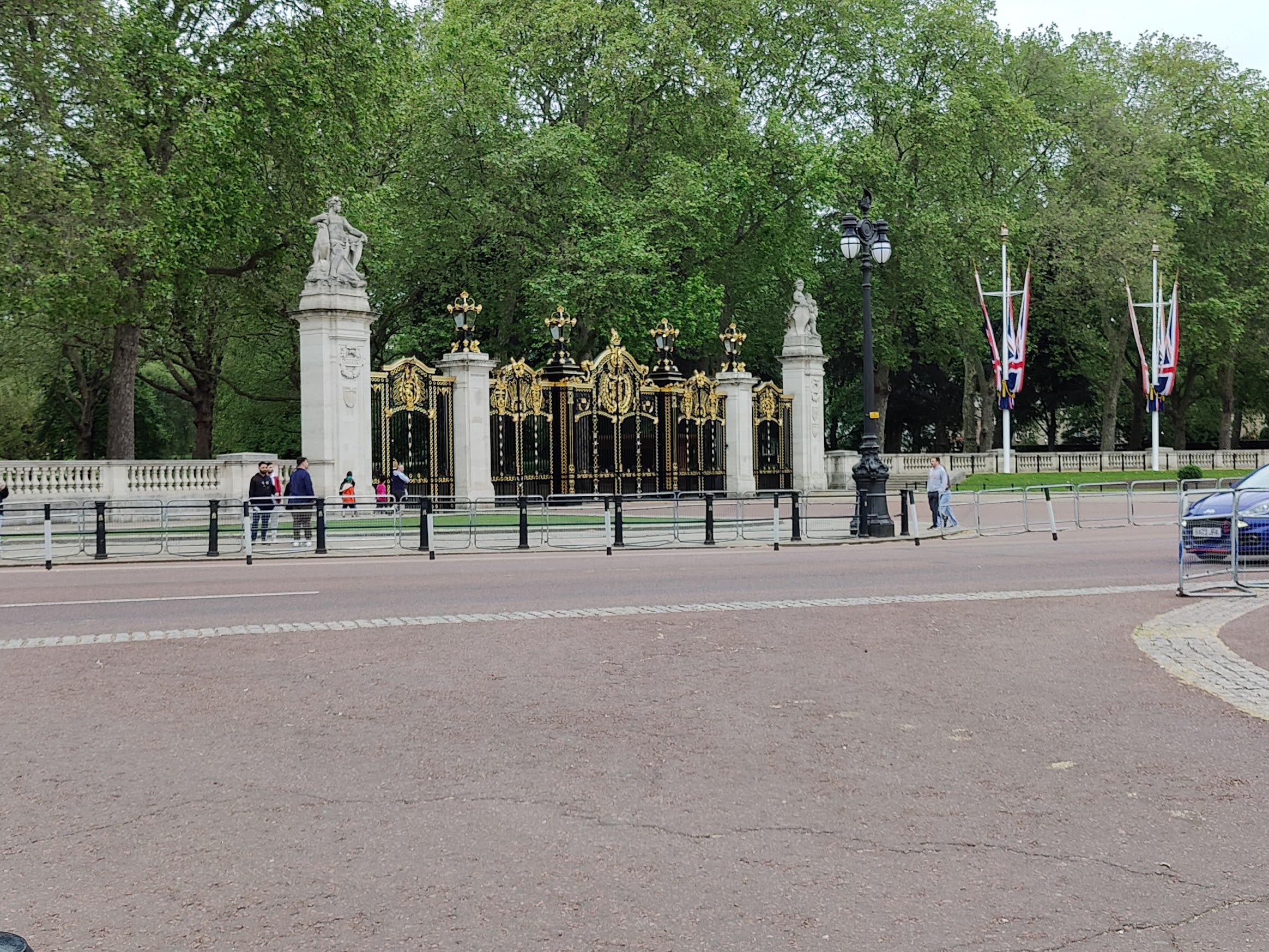 Garden gate at Buckingham Palace