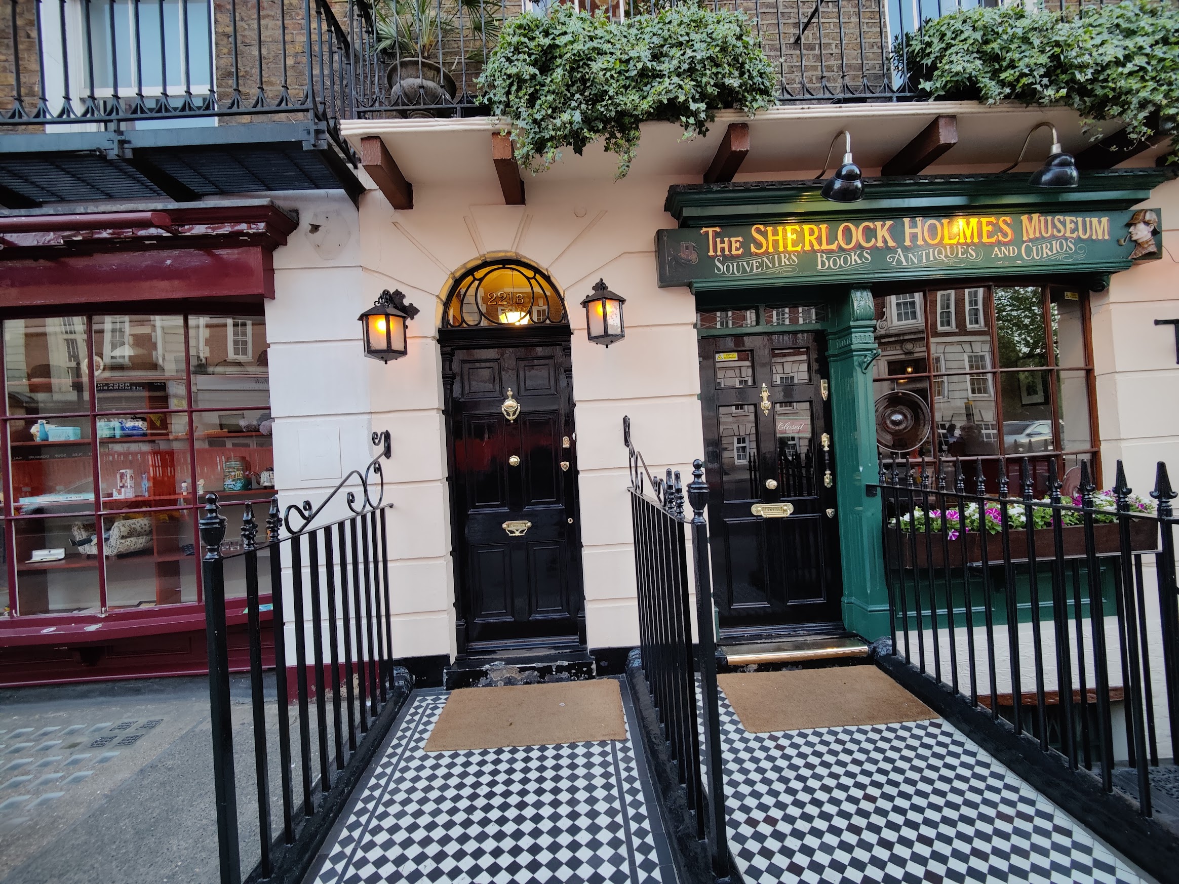 Sherlock Holmes museum entrance