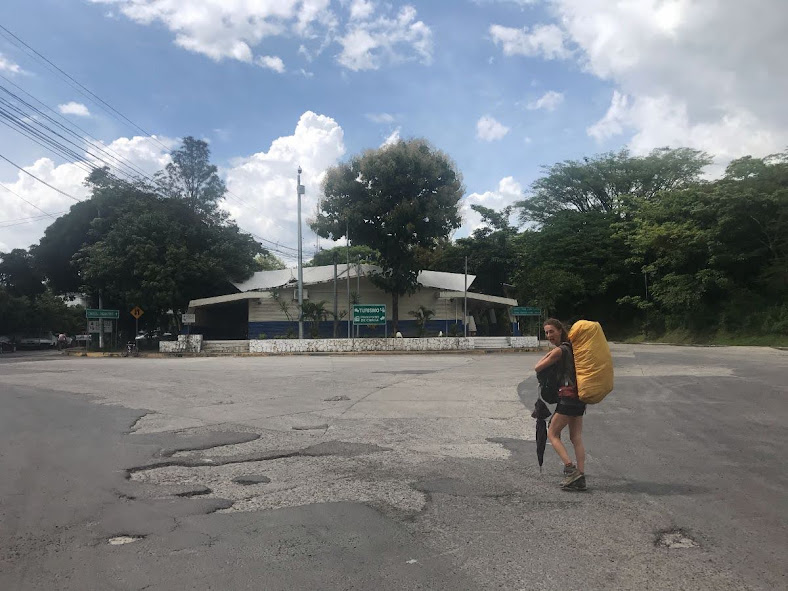 crossing el poy border from el salvador to honduras on foot 