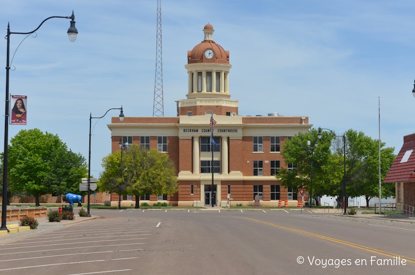 Route 66 - Sayre Beckham county courthouse