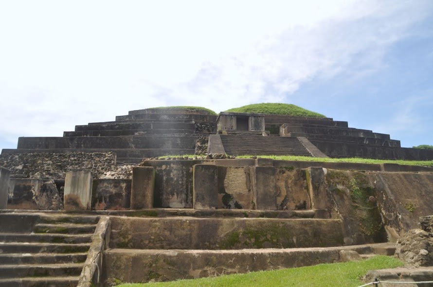 tazumal pyramid facade