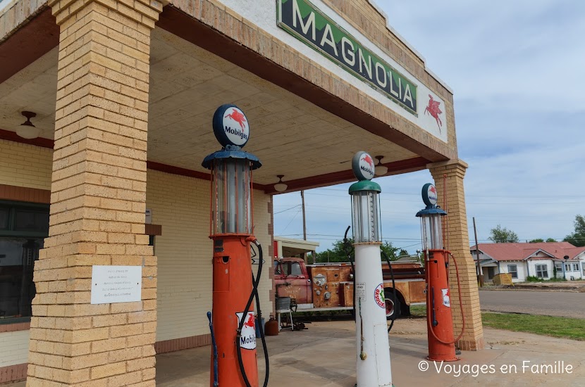 Route 66 - Shamrock Magnolia station