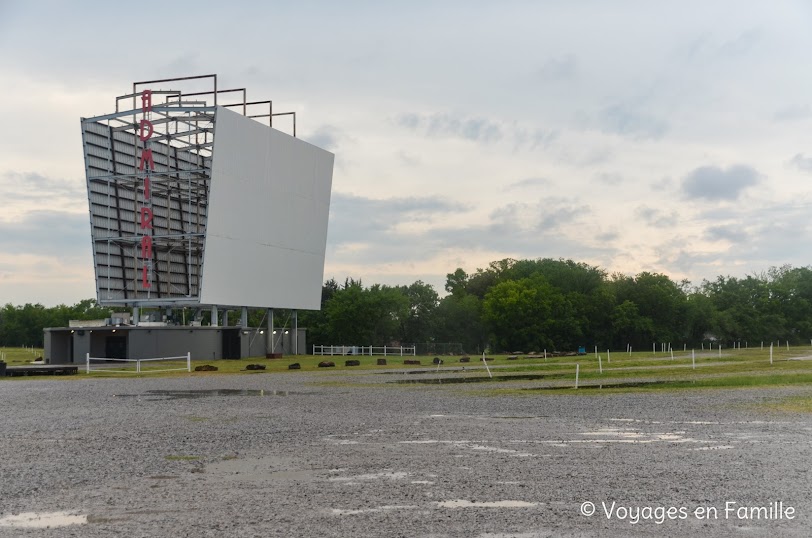 Tulsa - Admiral Twin Drive in