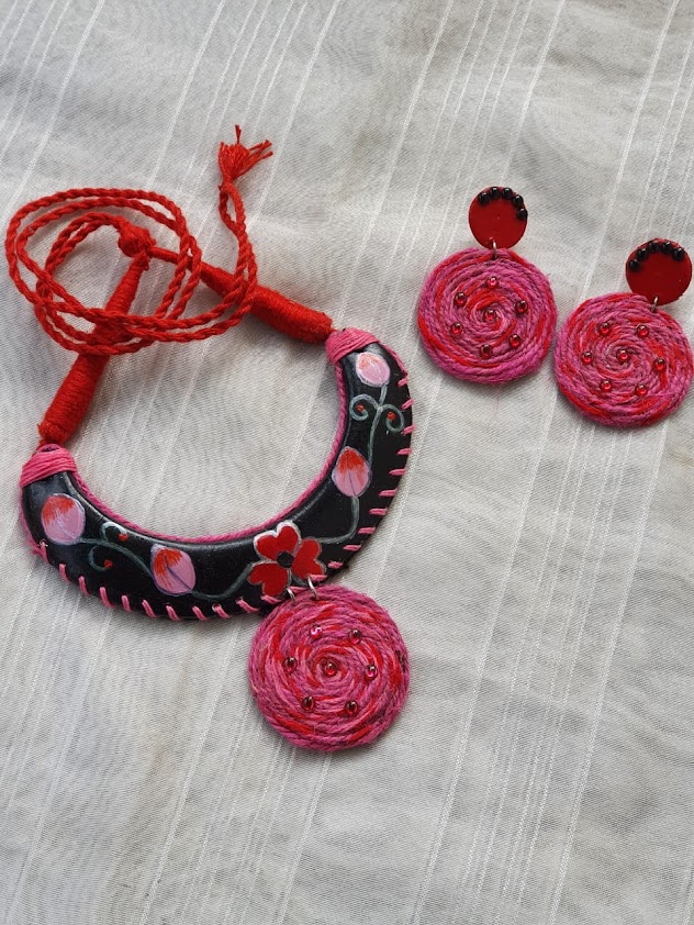 Handpainted with Jute Design Fevicryl Mouldit Clay Jewelry Necklace with Earrings (Adjustable Dori)