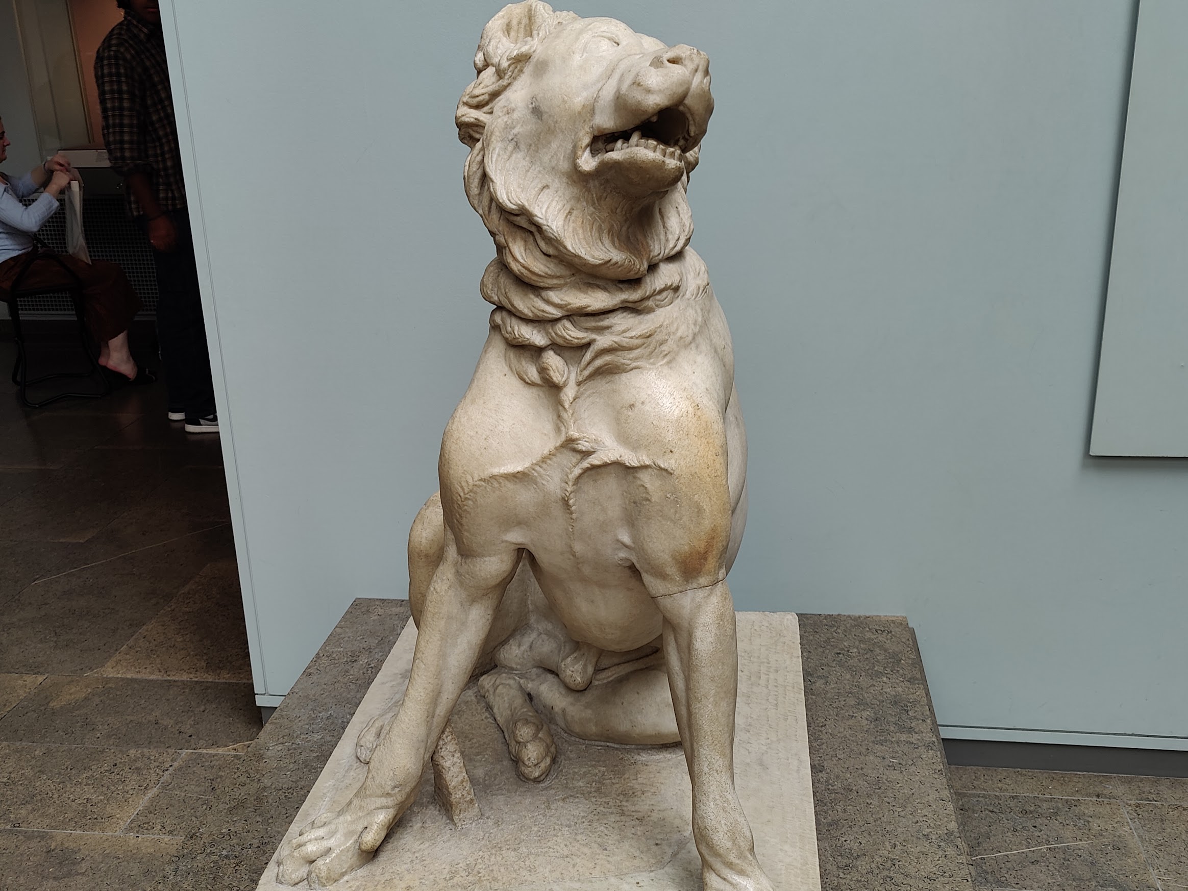 Statue of a hellhound