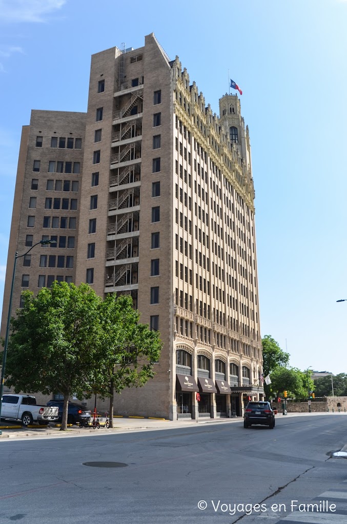 San Antonio : Emily Morgan Hotel