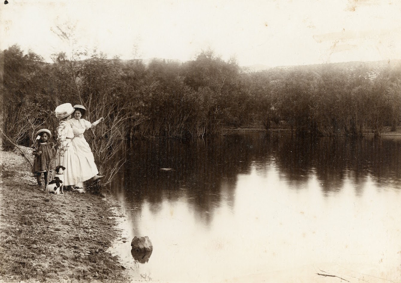 Photo des Soeurs SICARD : Nom original absent