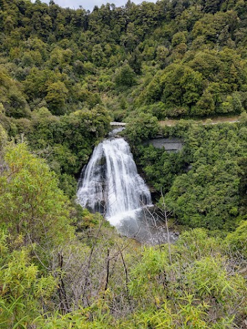 Driving to Waikaremoana via Te Urewera Rainforest Route Mokau Falls