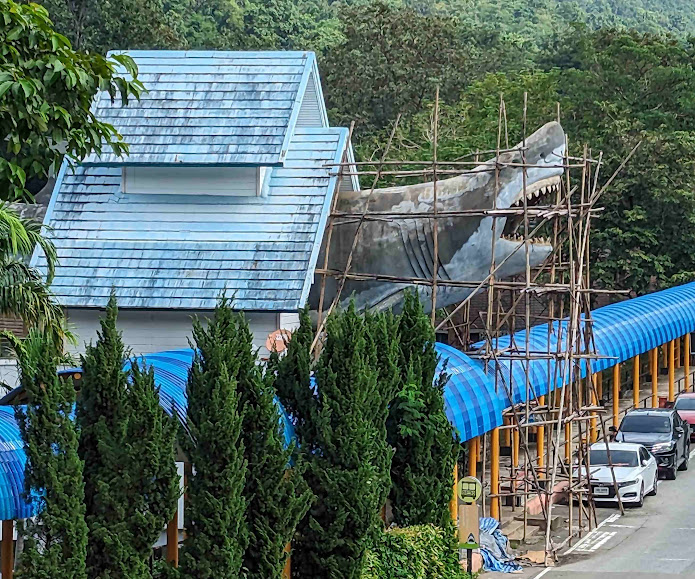 水族館入口工事中