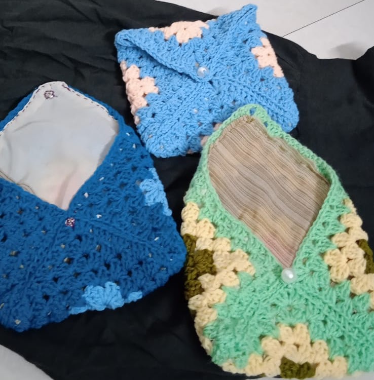 Handmade Woolen Mini Purse Set of 1