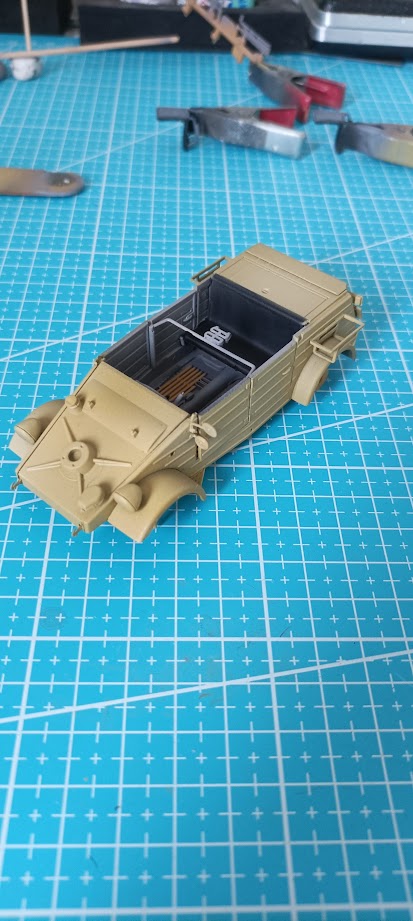 kubelwagen Hero Hobby 1/35 AJFCJaUQcYPBDwnq3VSnowat4K69FhHgZ_hYiPz3fY_kI50EXs-kPDRav9Ql1CyRxql3WCtIJK3sQ9Gp54pzPMMYhwP8U7IwGgRbME1JZ6S1u_6lieJvgDu2XdY3fSG1BF7a4uzprEWSTeiL4_SfjxJoyIJhdQ=w413-h921-s-no?authuser=0