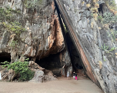 Watch the steep cliffs at James Bond Island