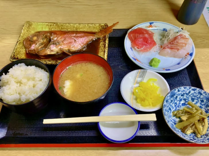 まぐろや定食