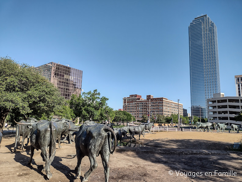 Dallas - Pioneer Plaza 