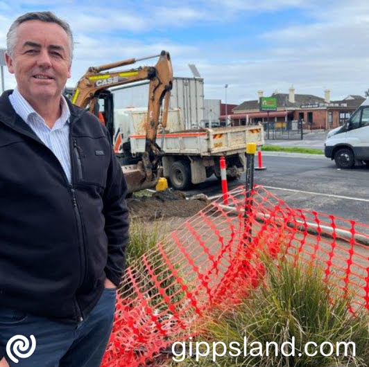 Federal Member for Gippsland Darren Chester at York Street upgrades