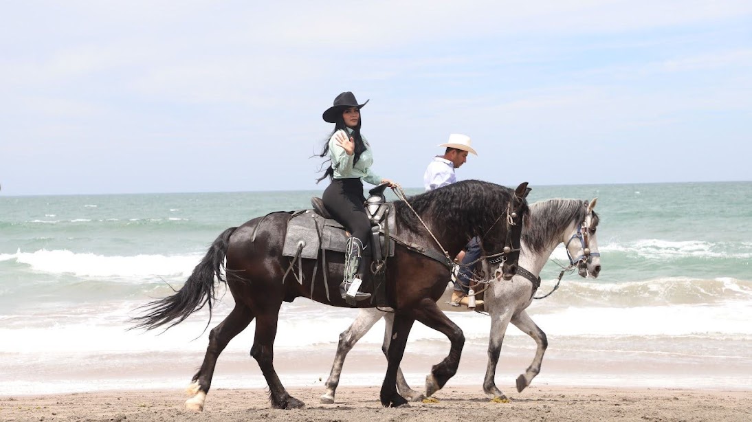¡Arriba Elota! Cientos de jinetes participan en la Tradicional Cabalgata