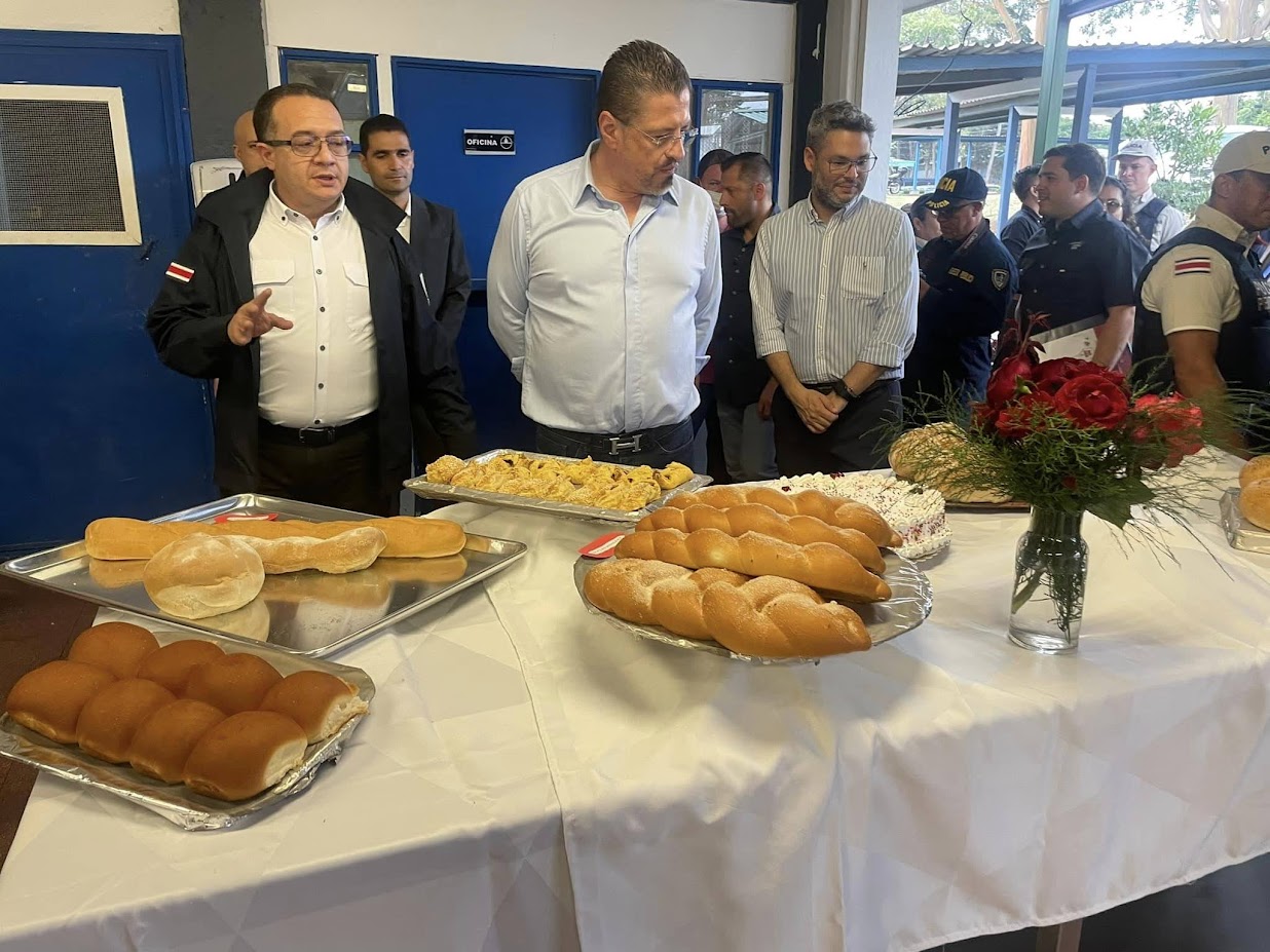 VISITA EN EL CENTRO DE FORMACIÓN JUVENIL ZURQUÍ COMO PARTE DE LA GIRA DEL PRESIDENTE POR LA PROVINCIA DE HEREDIA