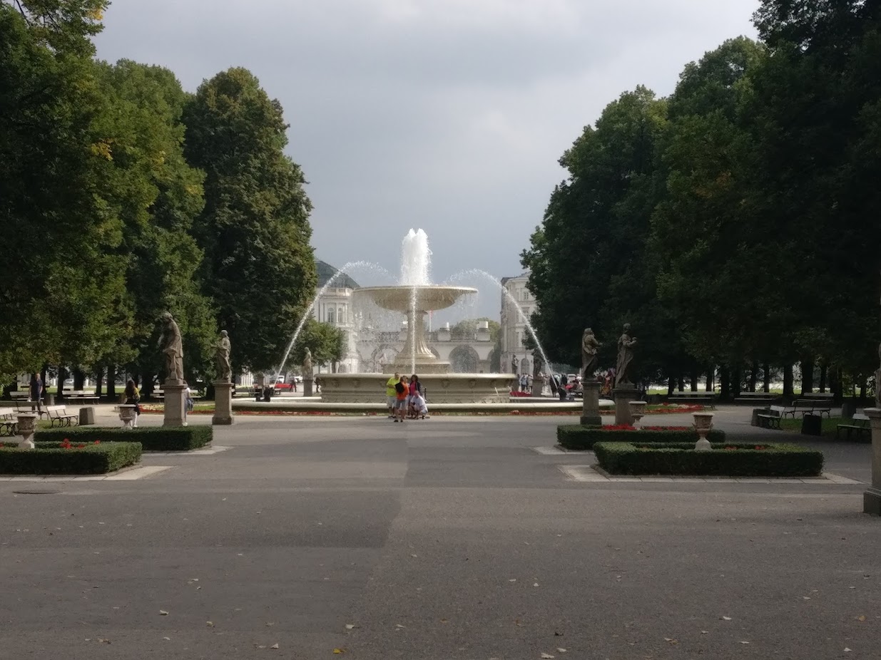 Large fountain in the Saxon Garden