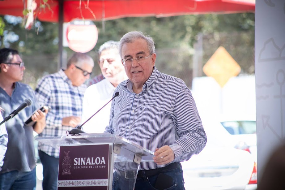 Rubén Rocha y Juan de Dios Gámez inauguran tres calles pavimentadas