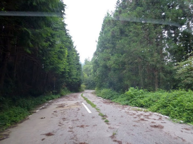 今は車で通れなくなった旧国道398号