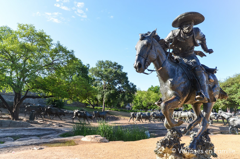 Dallas - Pioneer Plaza 