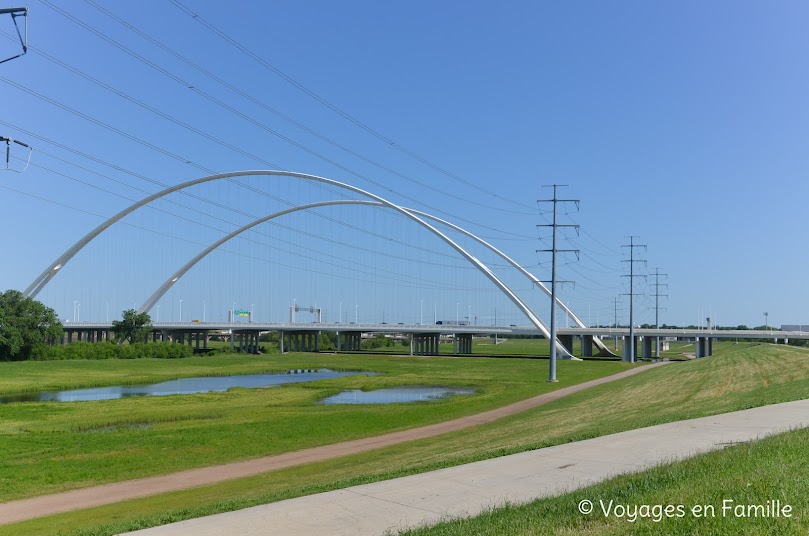 Dallas, Mc Dermott Bridge