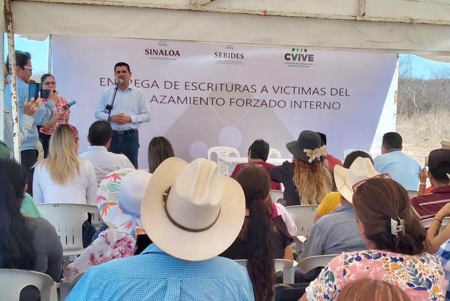 El Ayuntamiento de Salvador Alvarado, SEBIDES y CVIVE entregan terrenos a familias desplazadas