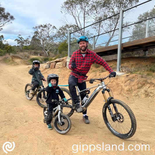 Trails are popular among riders of all ages. Livingstone Park car park full. Completed trails offer great views and varied difficulty levels