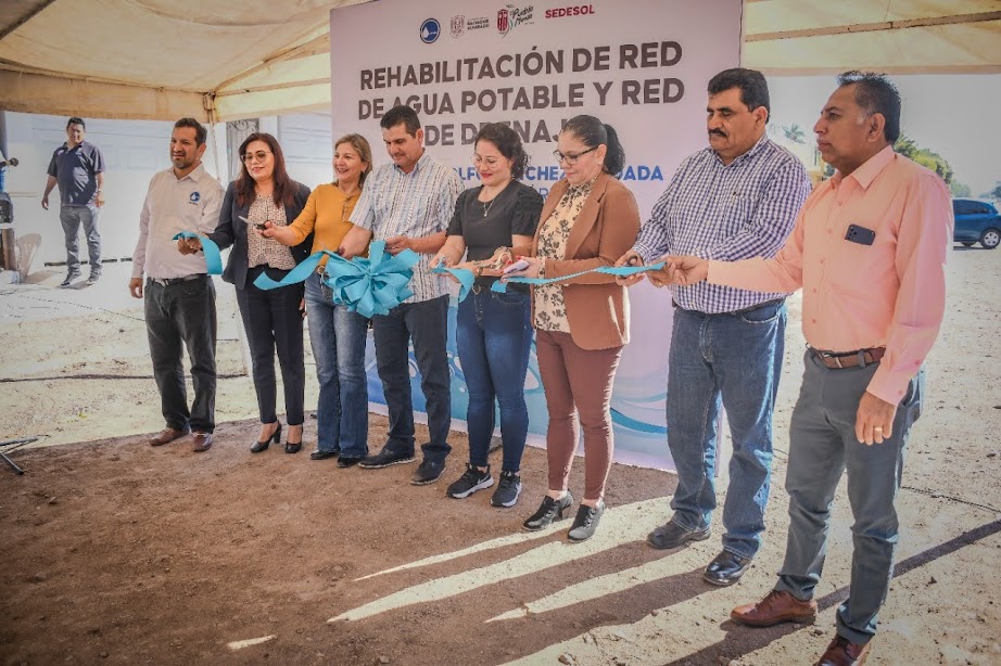 Reciben colonos de la Juárez, la rehabilitación de red de agua potable y red de drenaje