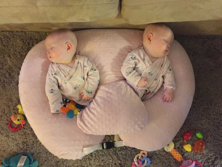 Mom Births Identical Twins