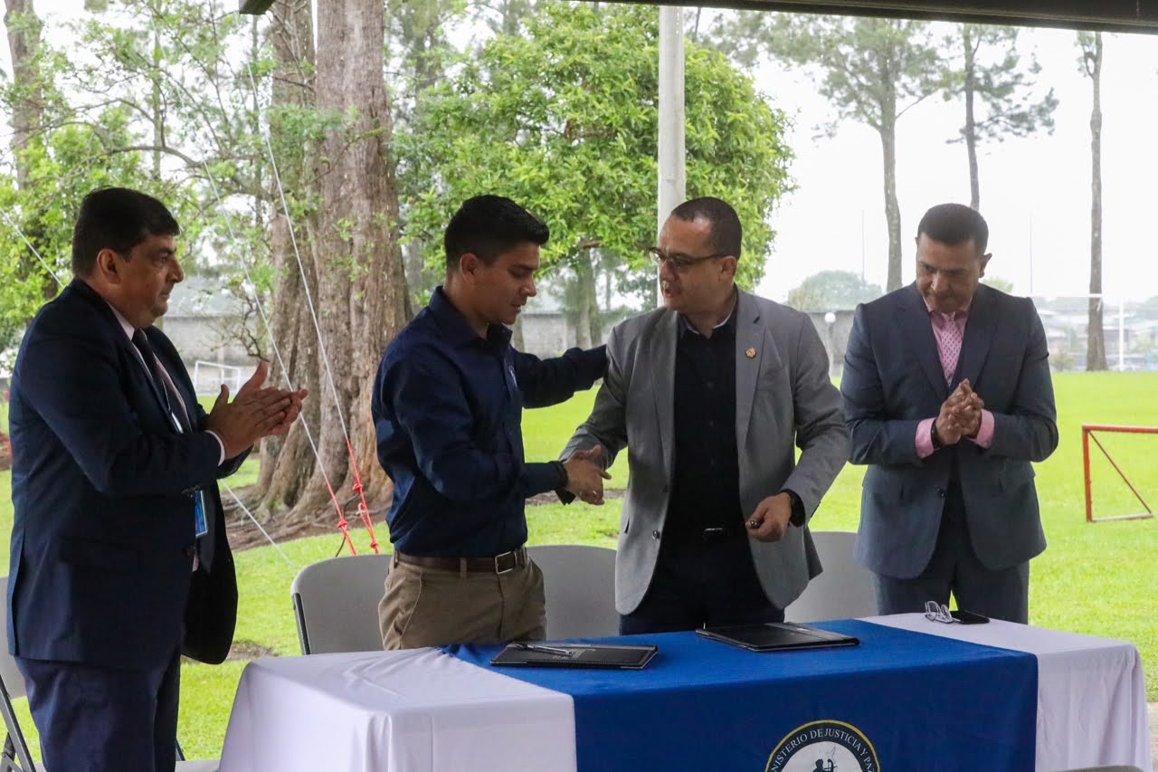 UN MEMORÁNDUM DE ENTENDIMIENTO SE FIRMÓ ESTE LUNES, ENTRE EL MINISTERIO DE JUSTICIA Y PAZ Y EL CLUB SPORT CARTAGINÉS 