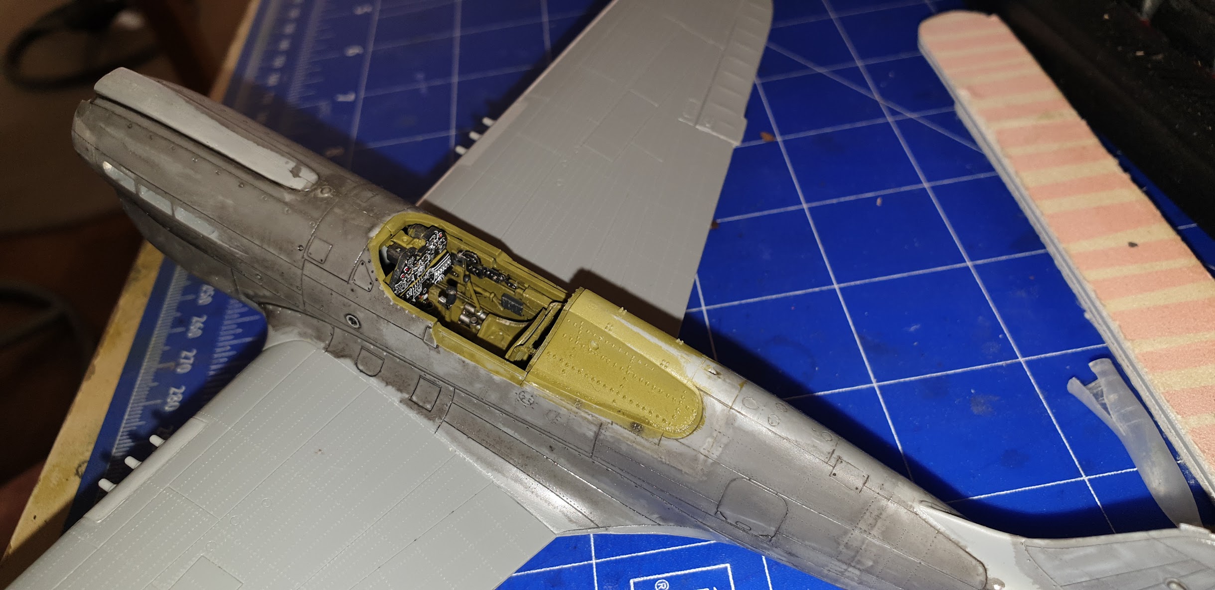 Curtiss P40 K 1:48 Hasegawa. AL9nZEUYK7uU4QJG5ClRHgnG5ypNQSW8o9p790lp1JIWEIL78vmm_IvF3pxG3KN_hR1oJ3igm9JHSRns6SBEMcJXCrBTlL7AlY_BhOWJfOiOXjUj-Xo5UxHMic5IKebeIJhDhUm4imGW1DODUDbiWT3RdGzk=w2438-h1185-no