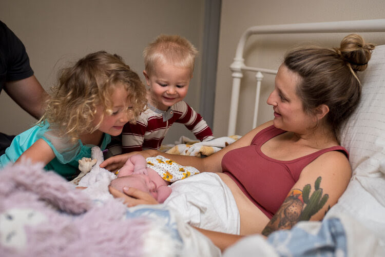 'Incredible Photo: Baby Born with Eyes Open