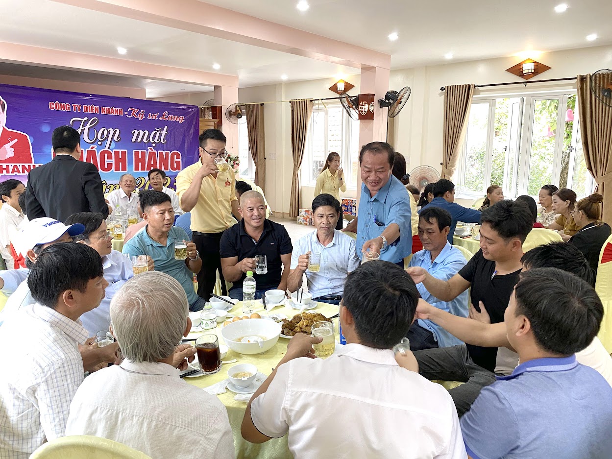 HỘI NGHỊ KHÁCH HÀNG CÁC TỈNH MIỀN TRUNG