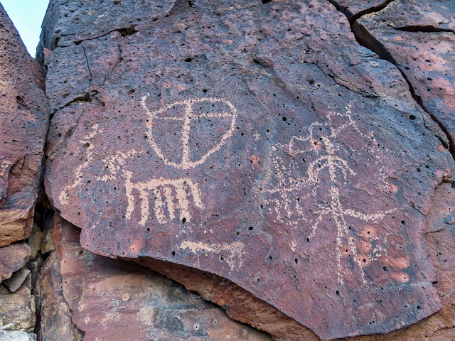 Woods Wash petroglyphs