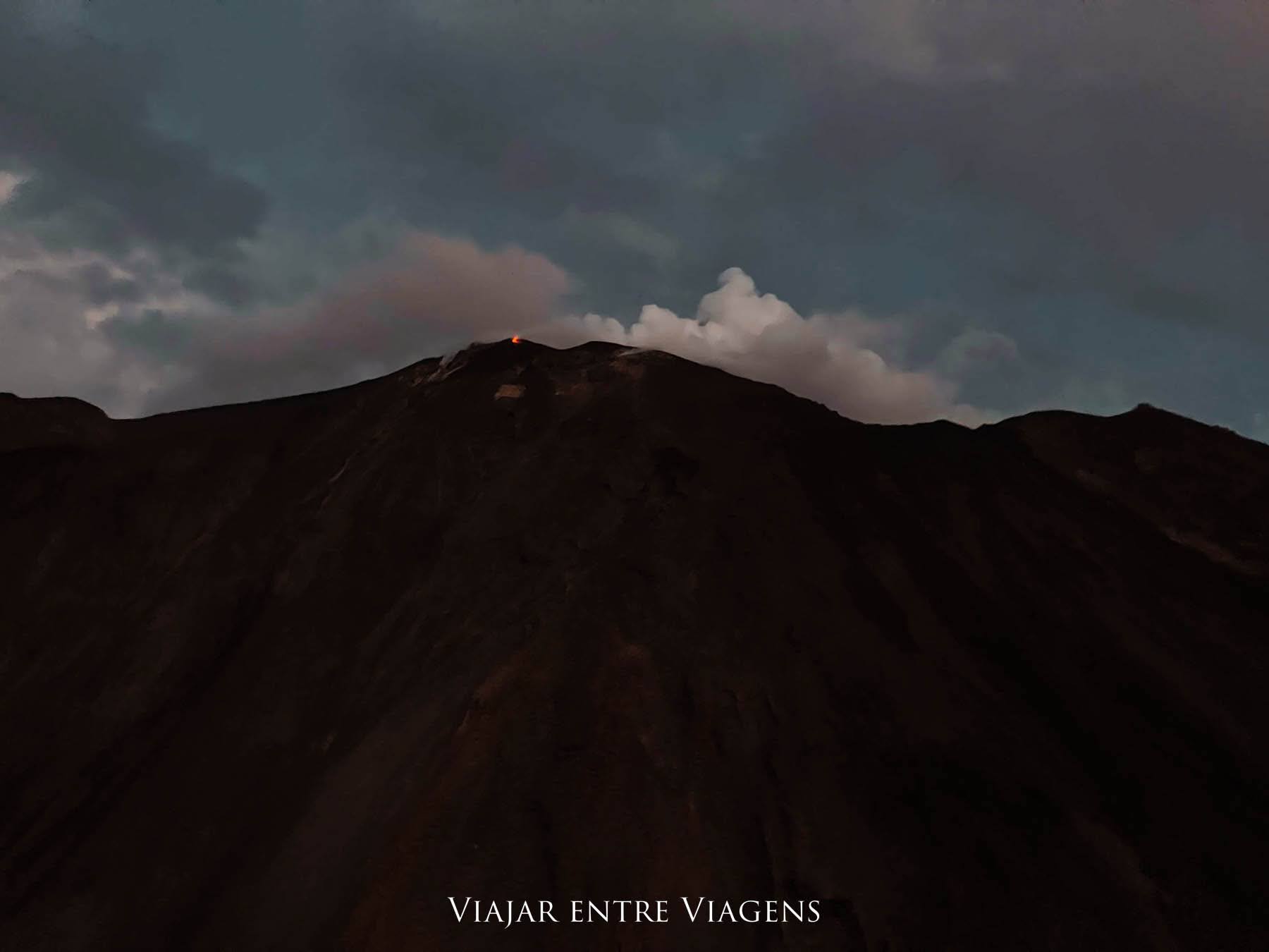 ILHA STROMBOLI - Como visitar um vulcão activo em Itália