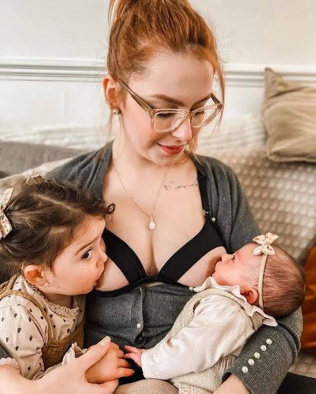 Mom Breastfeeding Toddler and is Not Planning to Stop 