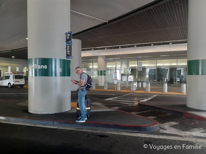 SFO bus stop