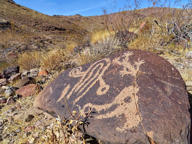 Fort Piute petroglyphs