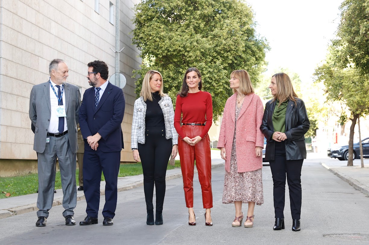 Queen Letizia in Red for Barcelona Away Day