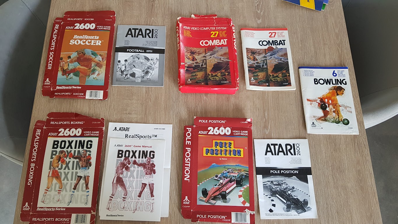 [VDS] Atari 2600 modèle S 4 switchs + 6 jeux (avec sticker indiquant "CX-2600 AS" sous la console ...) AL9nZEWLmo_nKnQ9Q5l7Iam2c8ZawnPogVOGvDTdi-bGepZE3eYfQanLTgqd-CneY8jKazVFAS5gTR4IAKqKrGJbmtPAFYz71tyF4F1LUfOioXuMYU24UTqICH3UwOg8DoG4yLfX3xpgGQBhEjFudbllySkVXw=w1365-h768-no?authuser=0