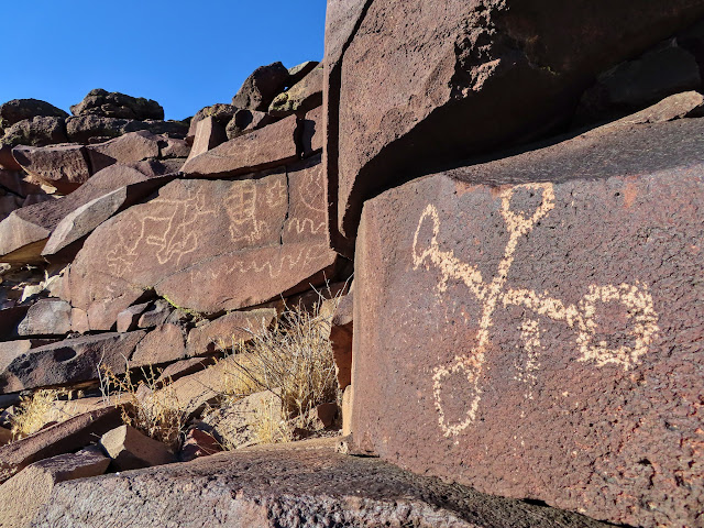 Cow Cove petroglyphs