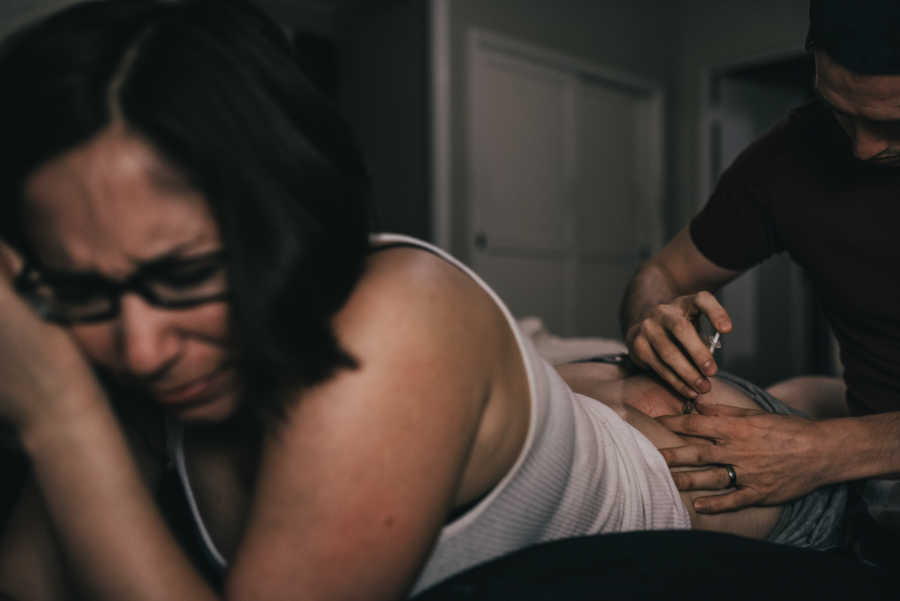 Photographer Captures Her Grueling Infertility Struggle To Let Others Know ‘They Are Not Alone’